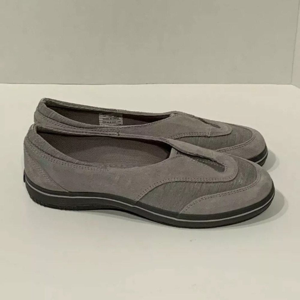 Keds Women’s Suede Slip On Sneakers! Size 8.5